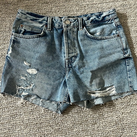 Topshop button fly Jean shorts size 6 - Picture 1 of 3